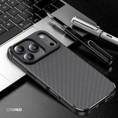 Case em Fibra de Carbono Premium com Carregamento MagSafe Berlin